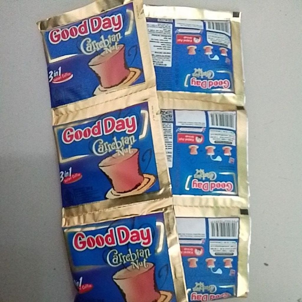 

good day carrebian nut 20 gr 1 renceng isi 10 saschet