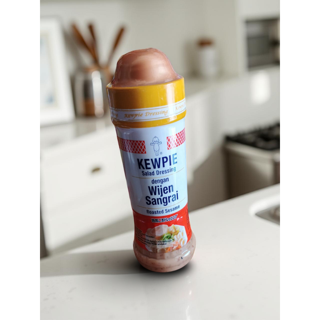 

KEWPIE Salad Dressing Roasted Sesame 200ml - Saus Salad Wijen Sangrai