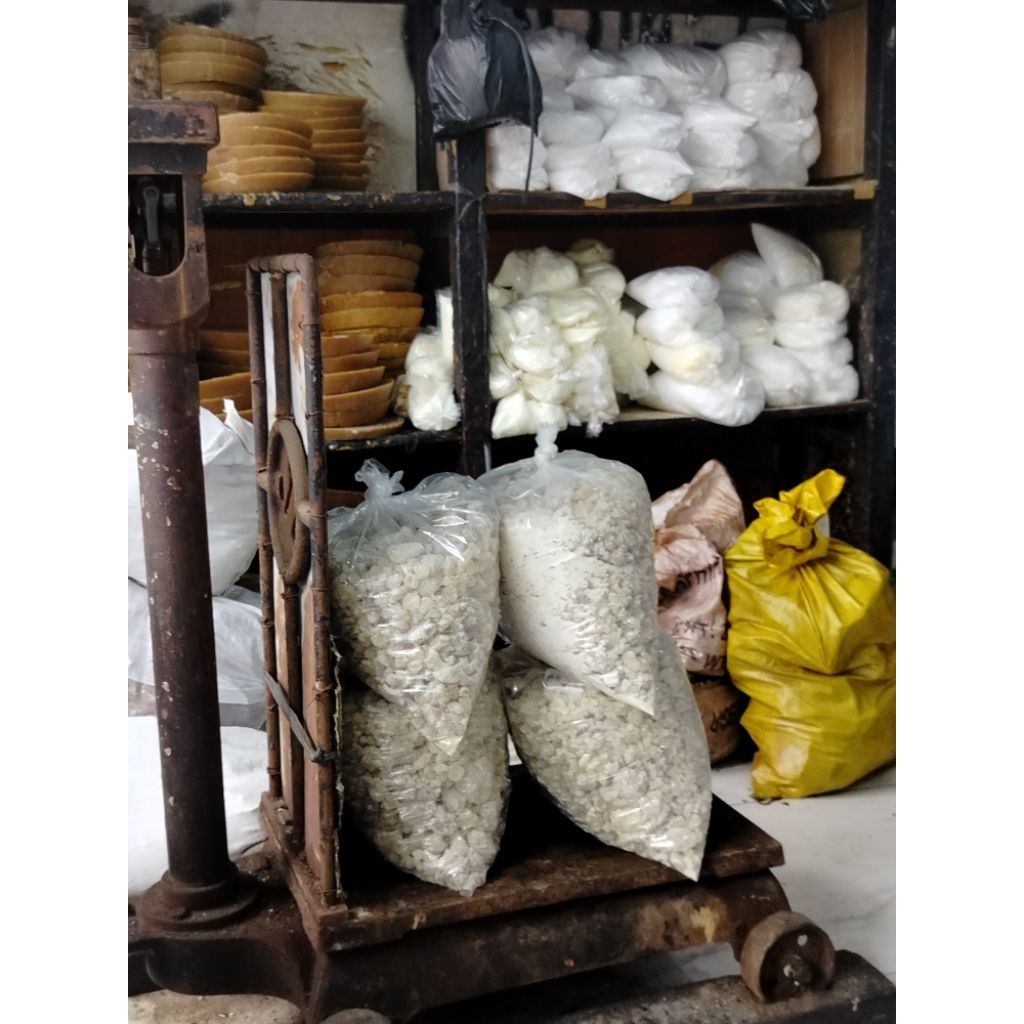 Hisperingin_ Damar Mata Kucing/ Damar Resin/ Getah Damar Mata Kucing