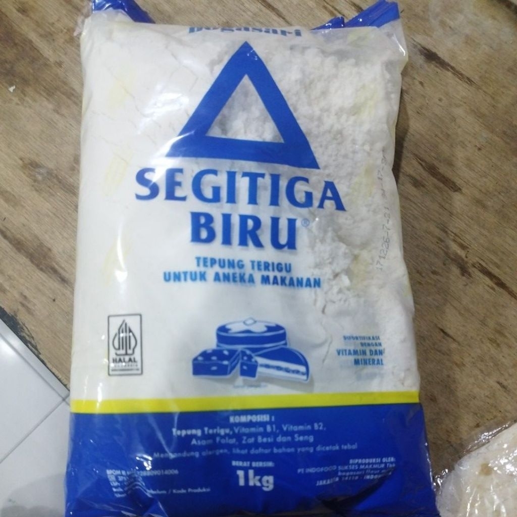 

Tepung Terigu Segitiga Biru 1 kg