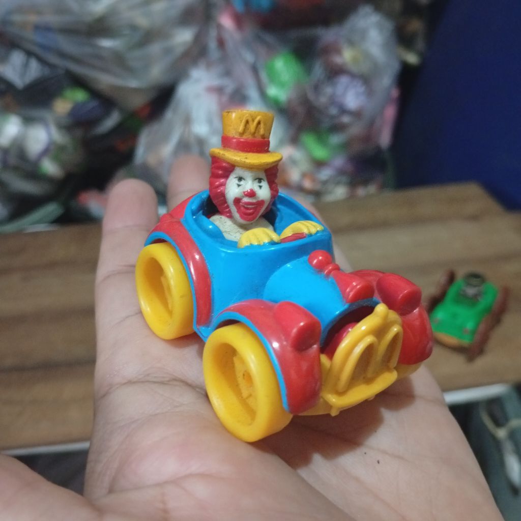 happy meal toys ronald McDonald circus car 1988