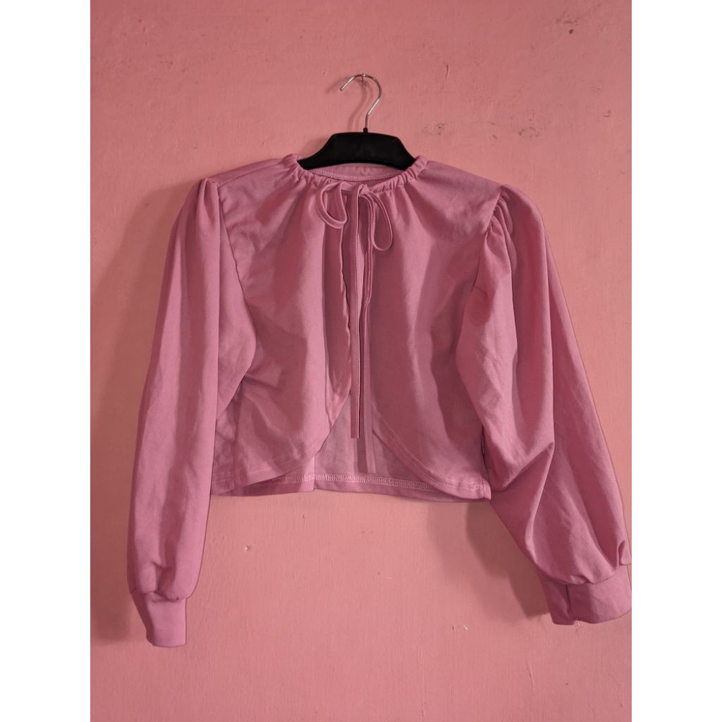 Preloved cardi crop / rompi