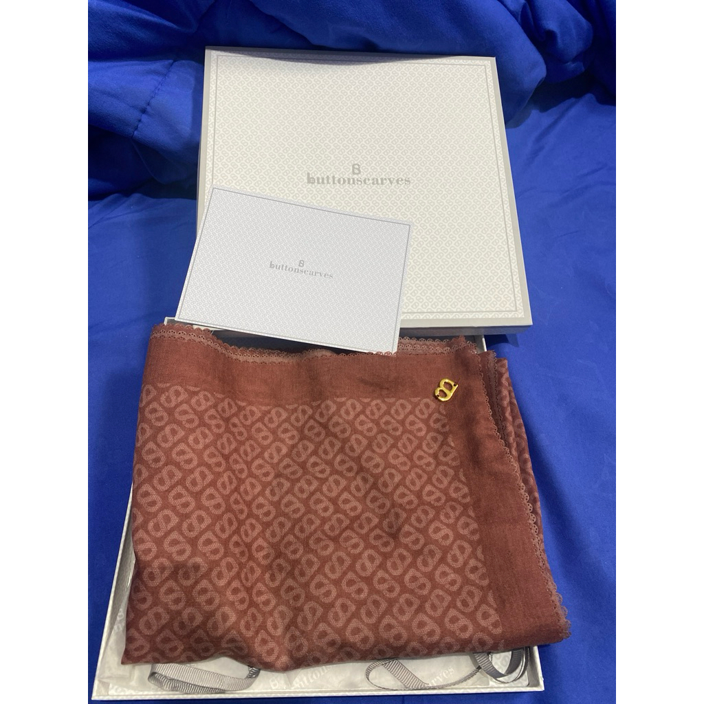 preloved tapis buttonscraves