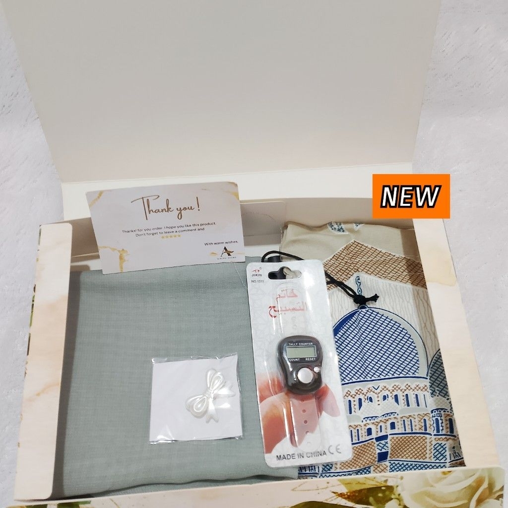 Jilbab Hijab Segiempat Polos Bellasquare Kado Guru Hadiah Guru Kado Istri Kado Cewek Sajadah travel 