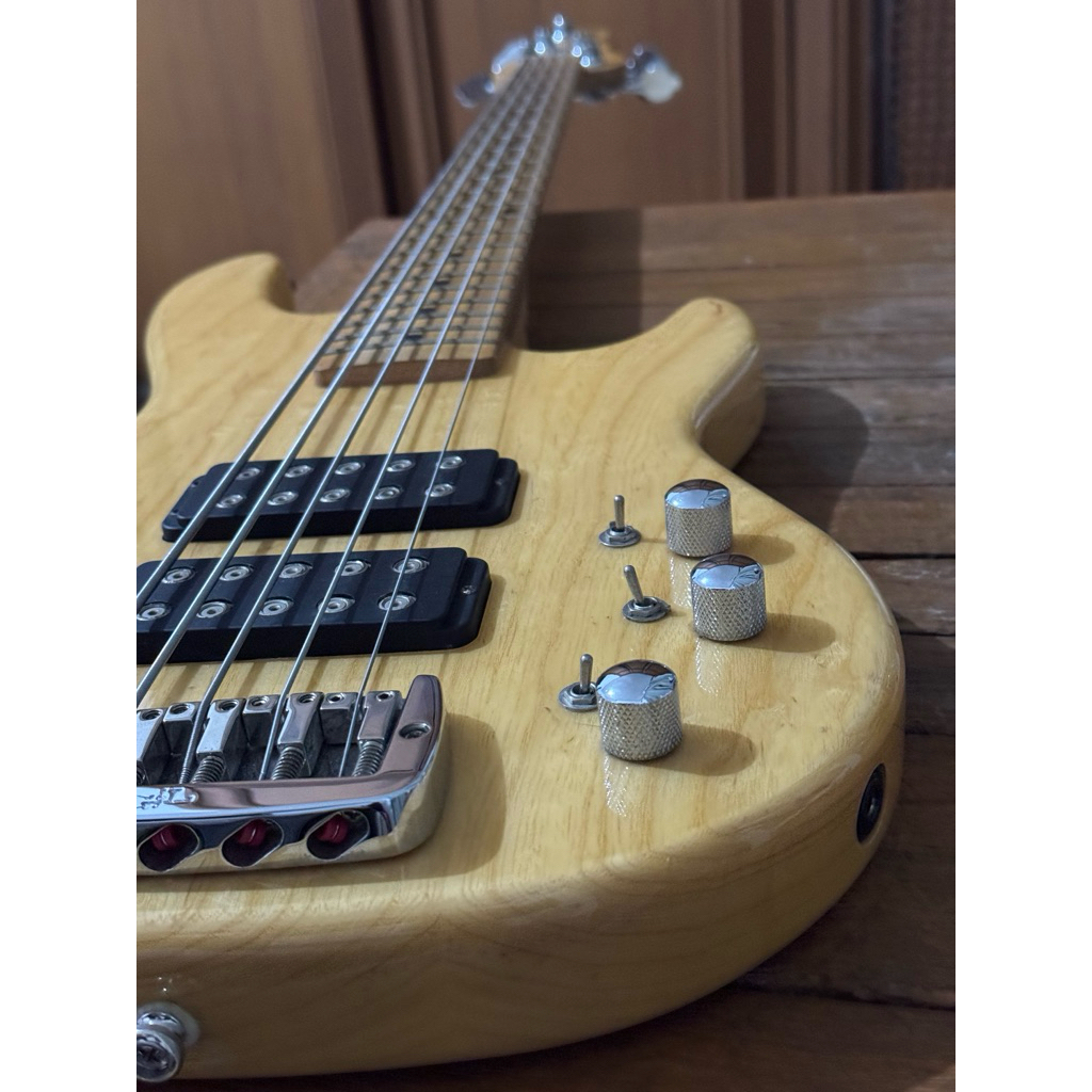 G&L Tribute L-2500 Natural