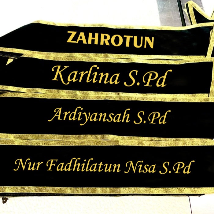 

Selempang Bordir Wisuda Nama