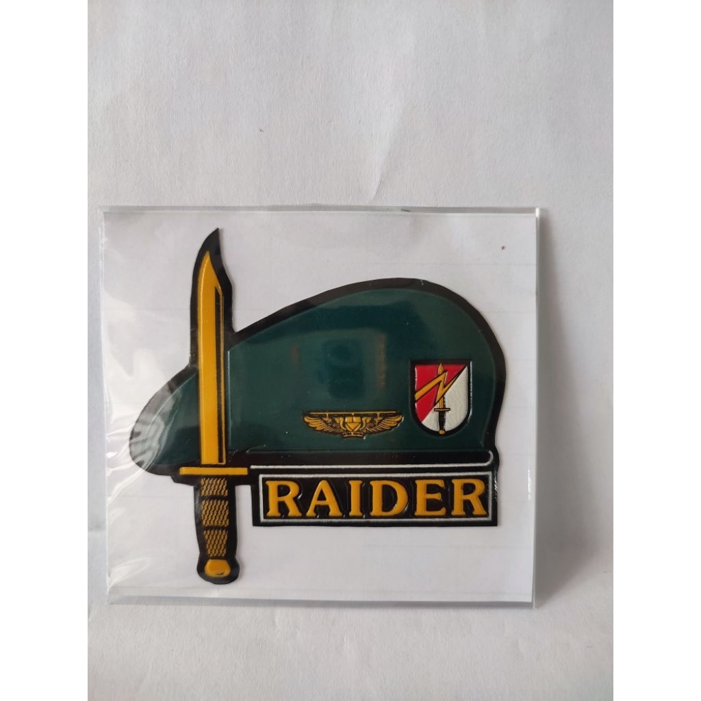 

Stiker embos baret raider