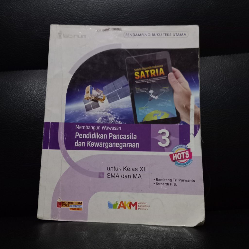 BUKU PAKET PLATINUM HOTS PPKN PANCASILA KELAS 12 XII SMA  (PRELOVED BEKAS SECOND)