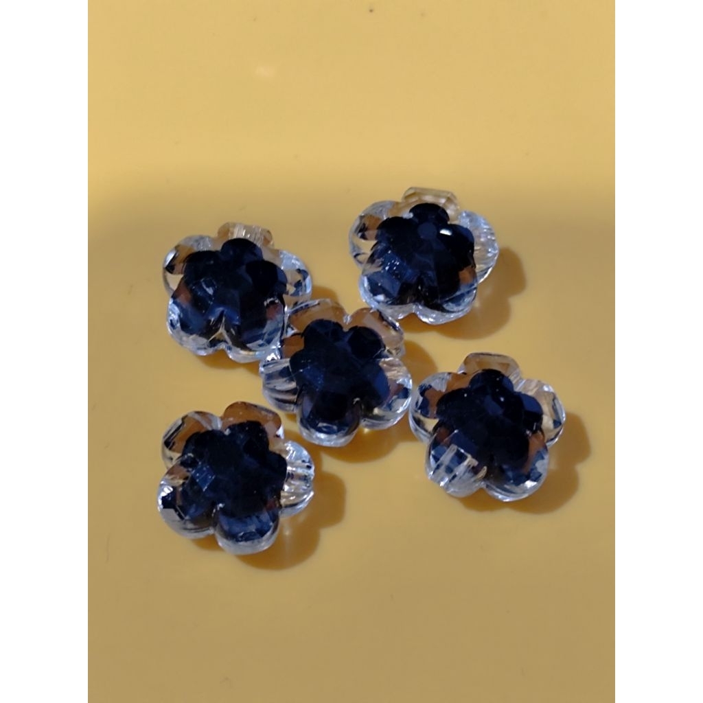 Manik bunga hitam clear