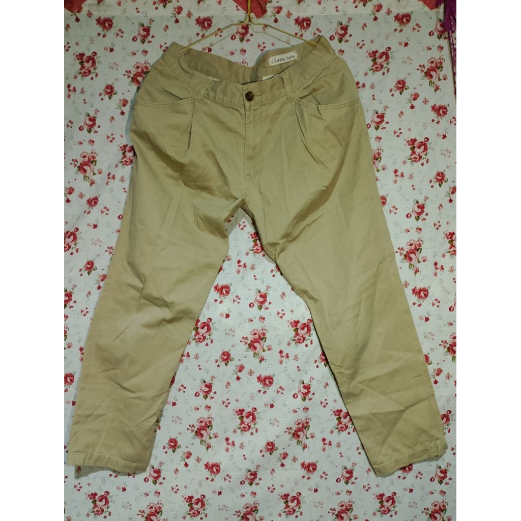 Celana panjang wanita warna coklat susu