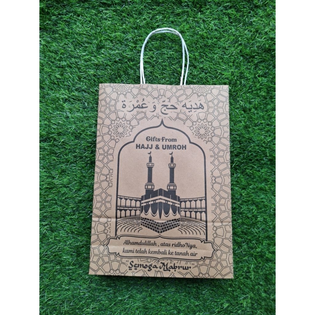 

PAPER BAG HAJI & UMROH Ukr.24x09x33 cm(isi 20 pcs)