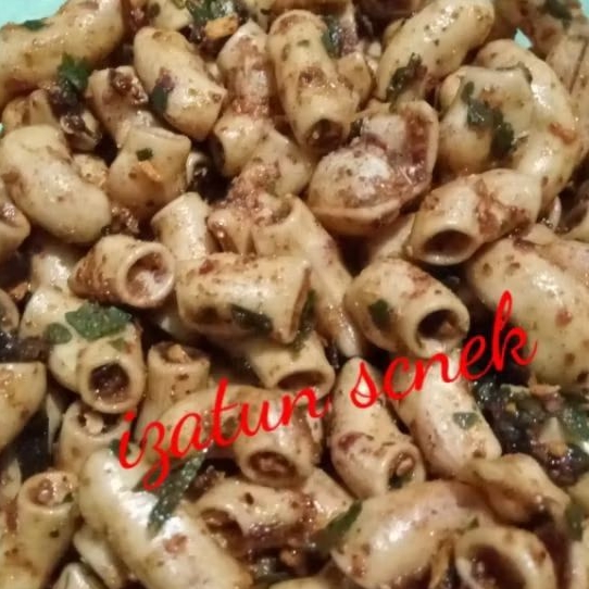 

makaroni bantat pedas daun jeruk purut renyah gurih 250g
