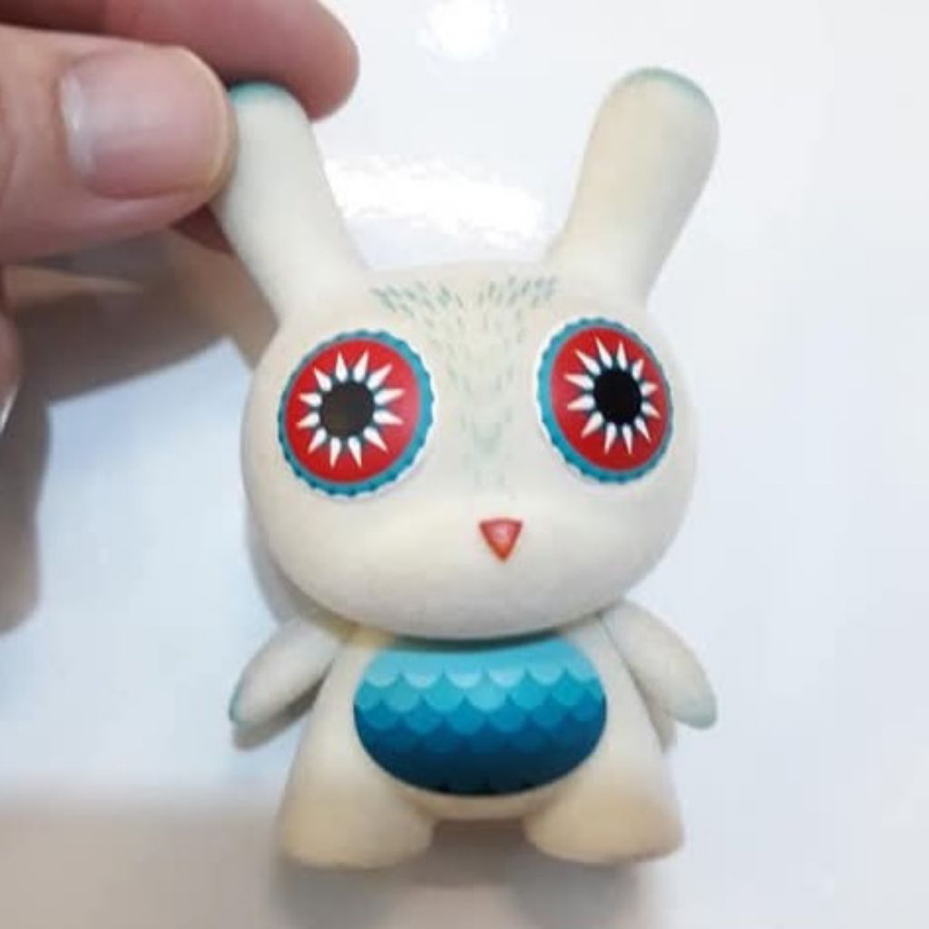 dunny white dievas kidrobot