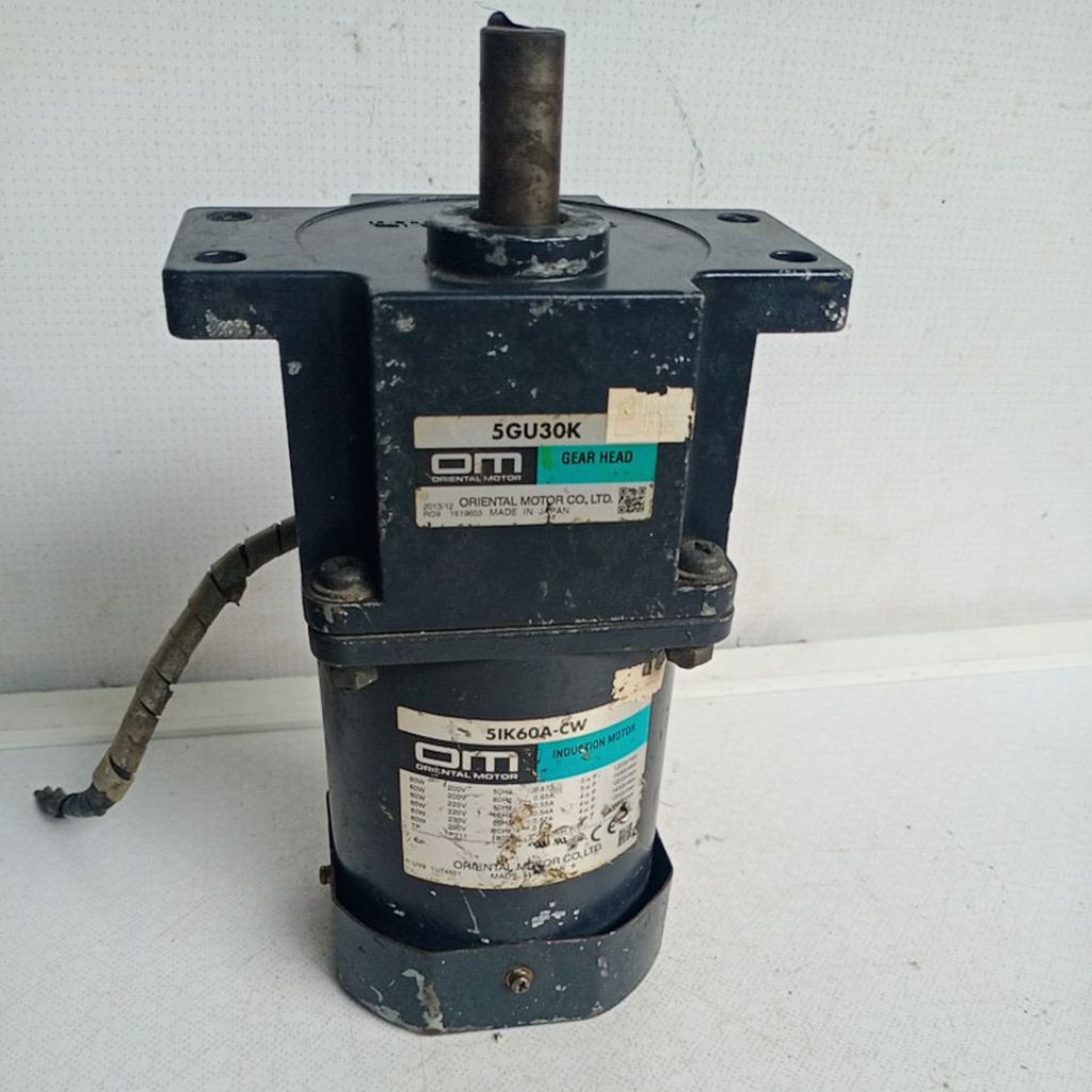 DINAMO GEARBOX AC 1PHASE.  220 VOLT.  60 WAT.  RATIO 1: 30.  RPM 48.