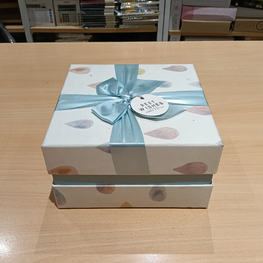 

Gift Box - Kotak Kado Glitter 1 Set 3 Kotak Kado Motif Polkadot