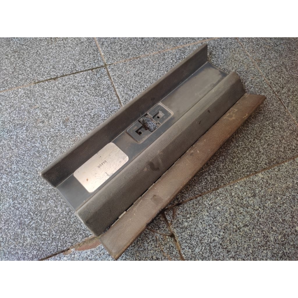 laci dasbor Mitsubishi l300 atau laci dasbor l300 atau laci l300 atau laci Mitsubishi l300 atau tutu