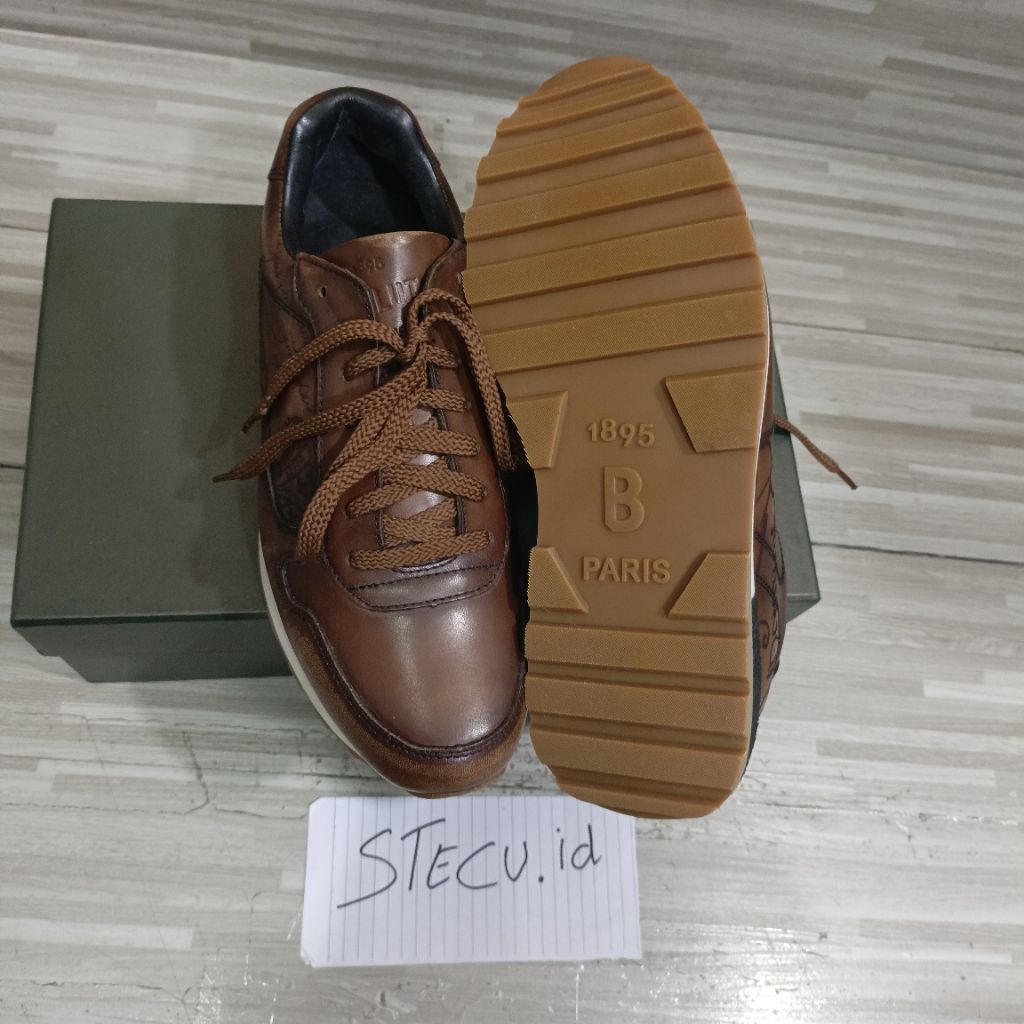 sepatu pria sneaker berluti coklat mewah