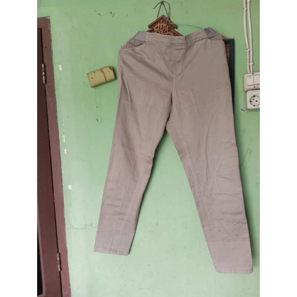 preloved celana kain khaki