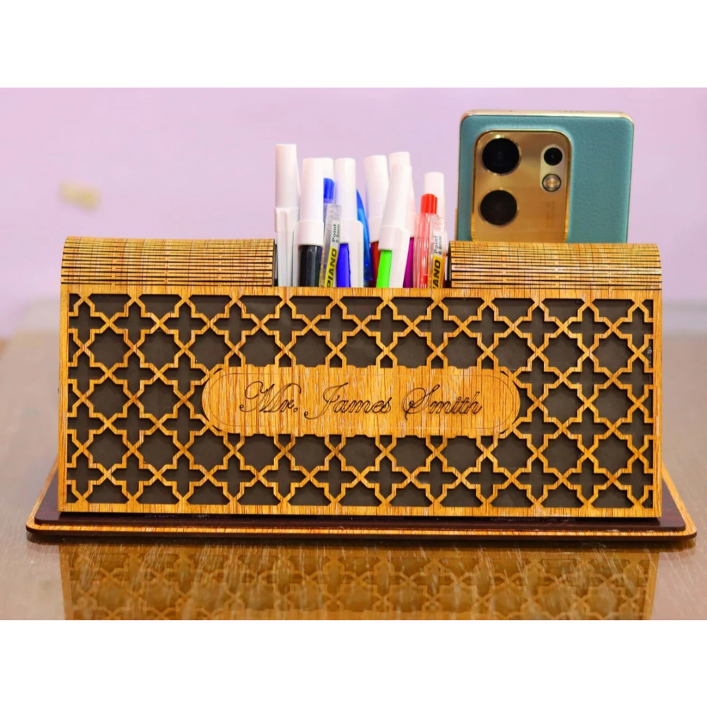 

Tempat pena dan label nama