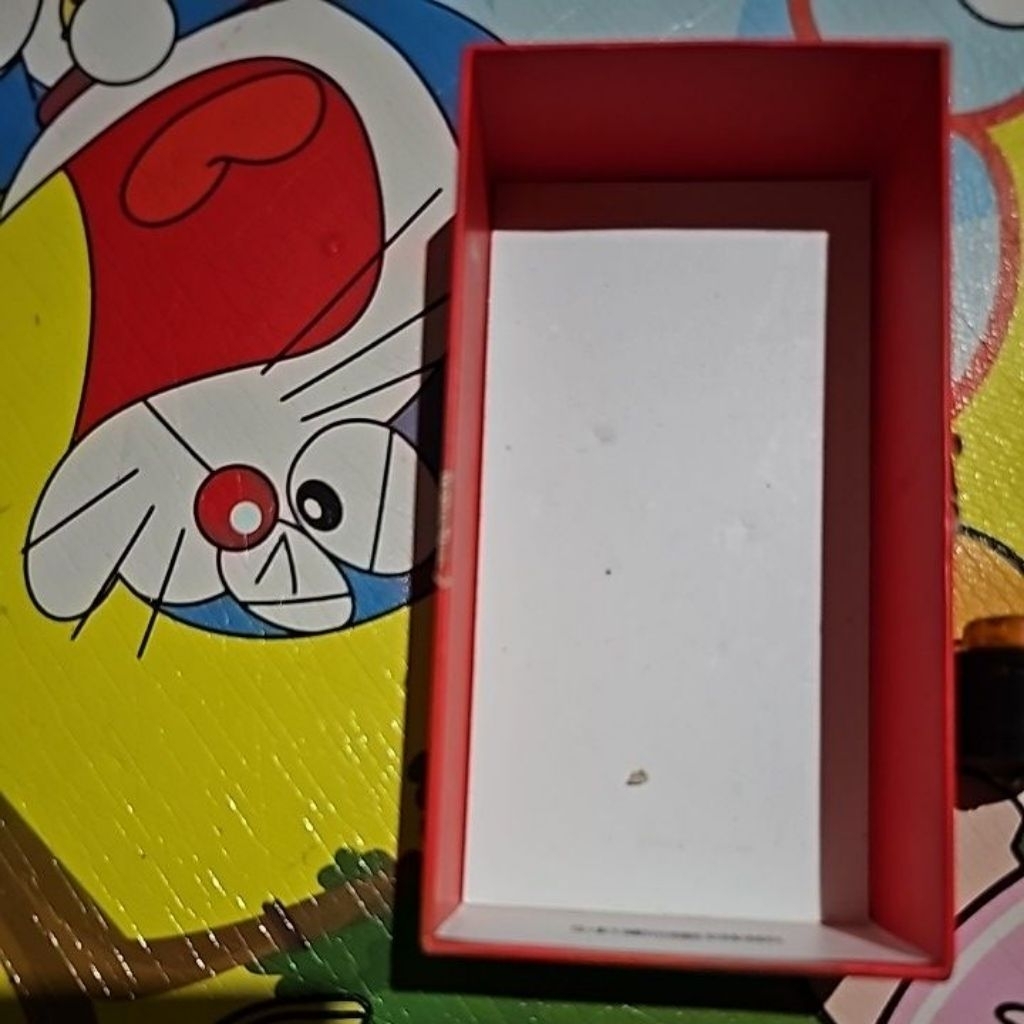 

kotak penyimpan pensil merah putih