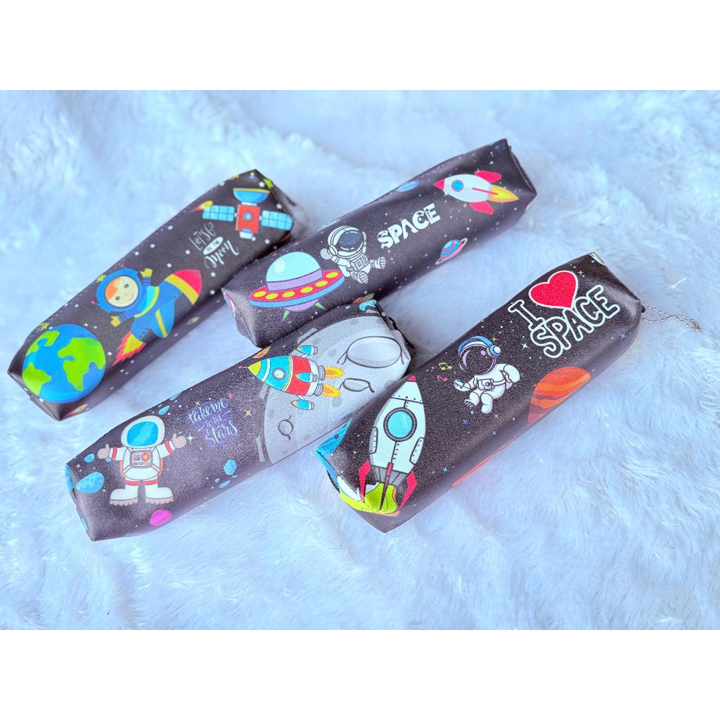 

Tempat Pensil Karakter Mini Lucu Astronot Warna Menarik