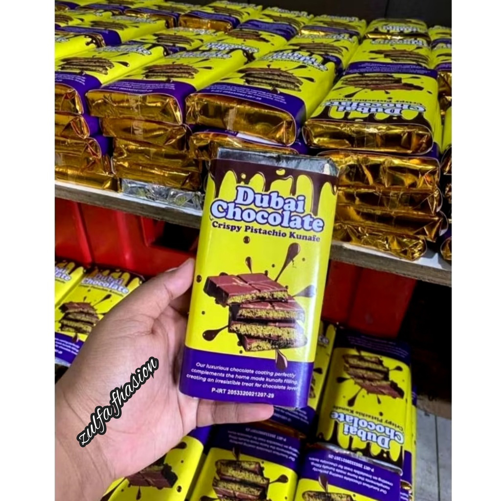 

YANG LAGI VIRAL Coklat Dubai Original Crispy "PISTACHIO KUNAFE" Berat ±270 gr ,Size 16x8 cm ,Coklat Viral Lembut Meleleh Dimulut Food Cocoa Cemilan Makanan Cokelat Termurah