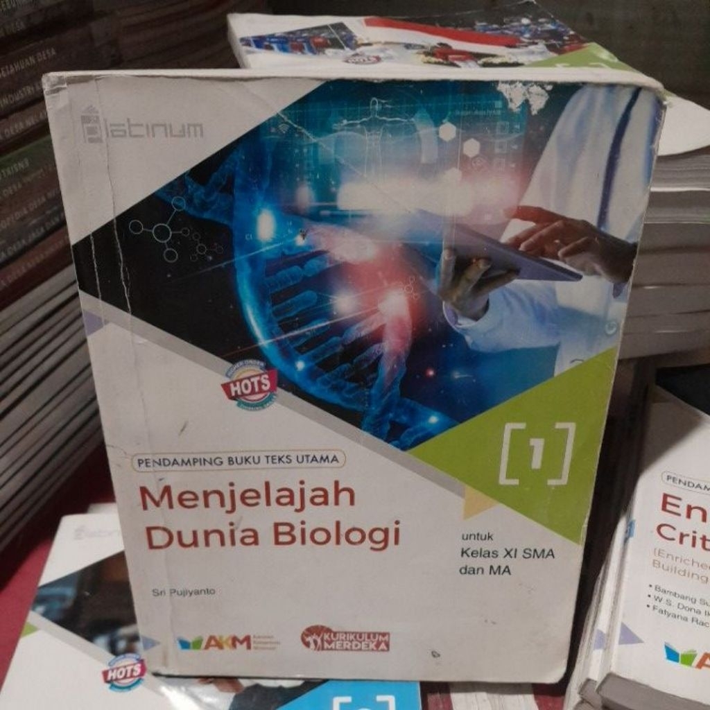 BUKU MENJELAJAH DUNIA BIOLOGI UNTUK SMA KELAS XI/11/2 KURIKULUM MERDEKA PENERBIT PLATINUM