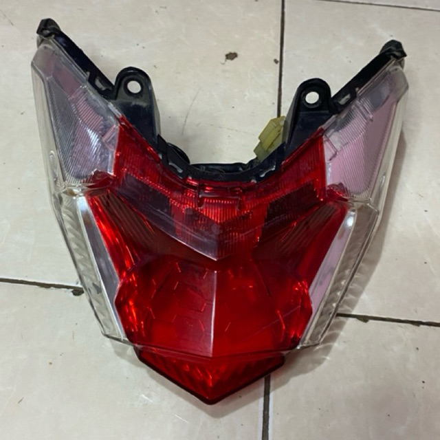 stoplamp lampu rem belakang original vario 125-150 stoplamp lampu belakang original vario 125 150 ( 