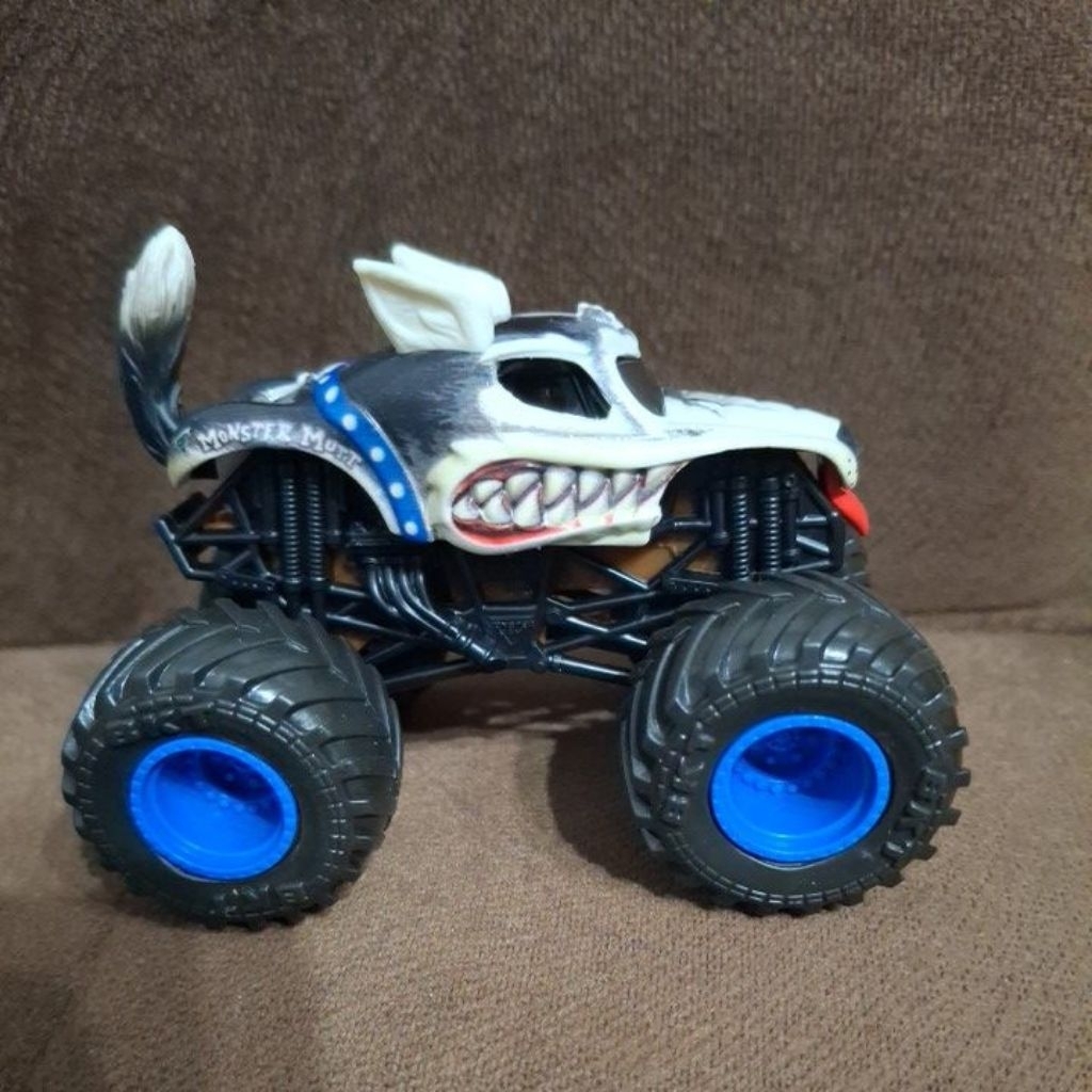 monster mutt husky monster jam loose