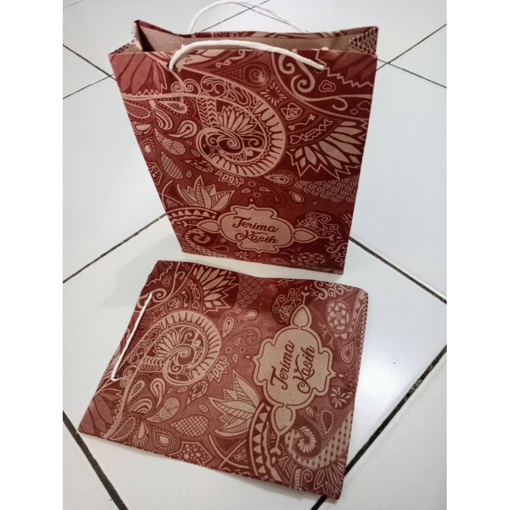 

Paper bag batik 17*20,5*5cm