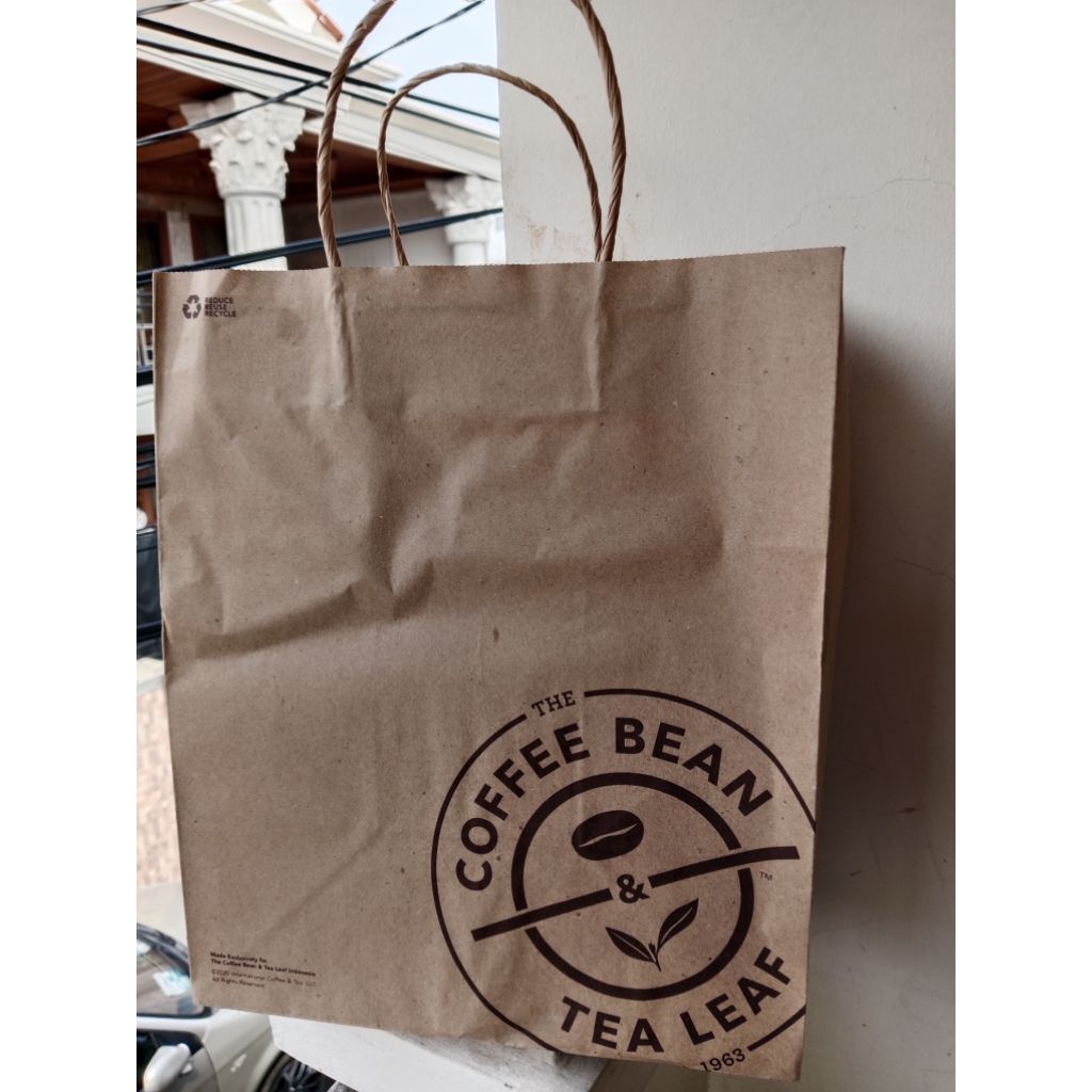 

Coffee Bean Exclusive Hampers / Parcel Exclusive / Birthday Hampers / Parcel Isi 3 Box plus card/ Kado Ulang tahun/ Kado Anak
