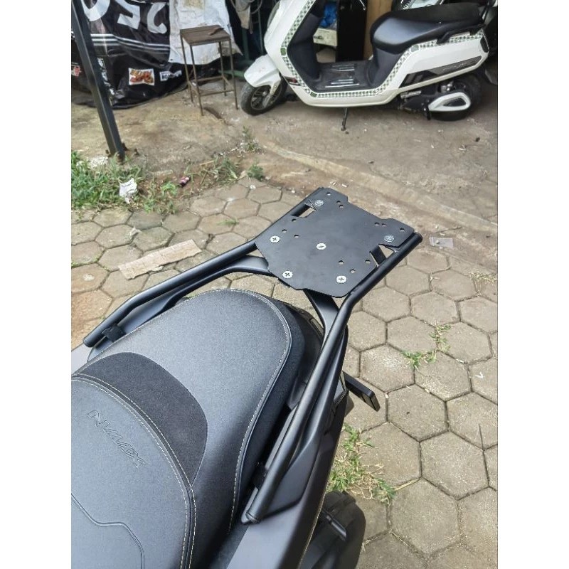 Bracket Box Shad Givi Yamaha Nmax Turbo / Bracket Box Nmax Turbo
