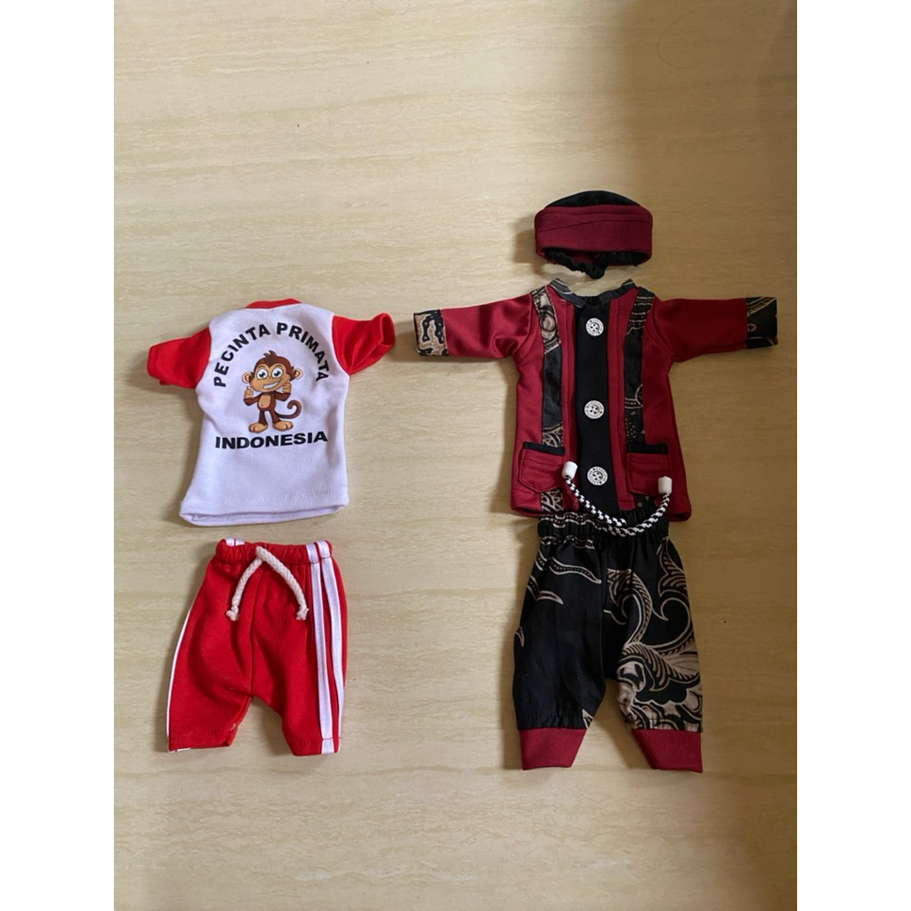Preloved Baju Baby Monyet Lucu – Kaos Karakter & Baju Adat Tradisional