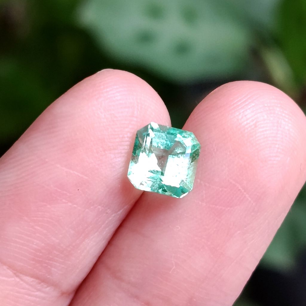 Batu Permata Mulia Natural Zamrud Colombia / Emerald Colombia Octagon Cut