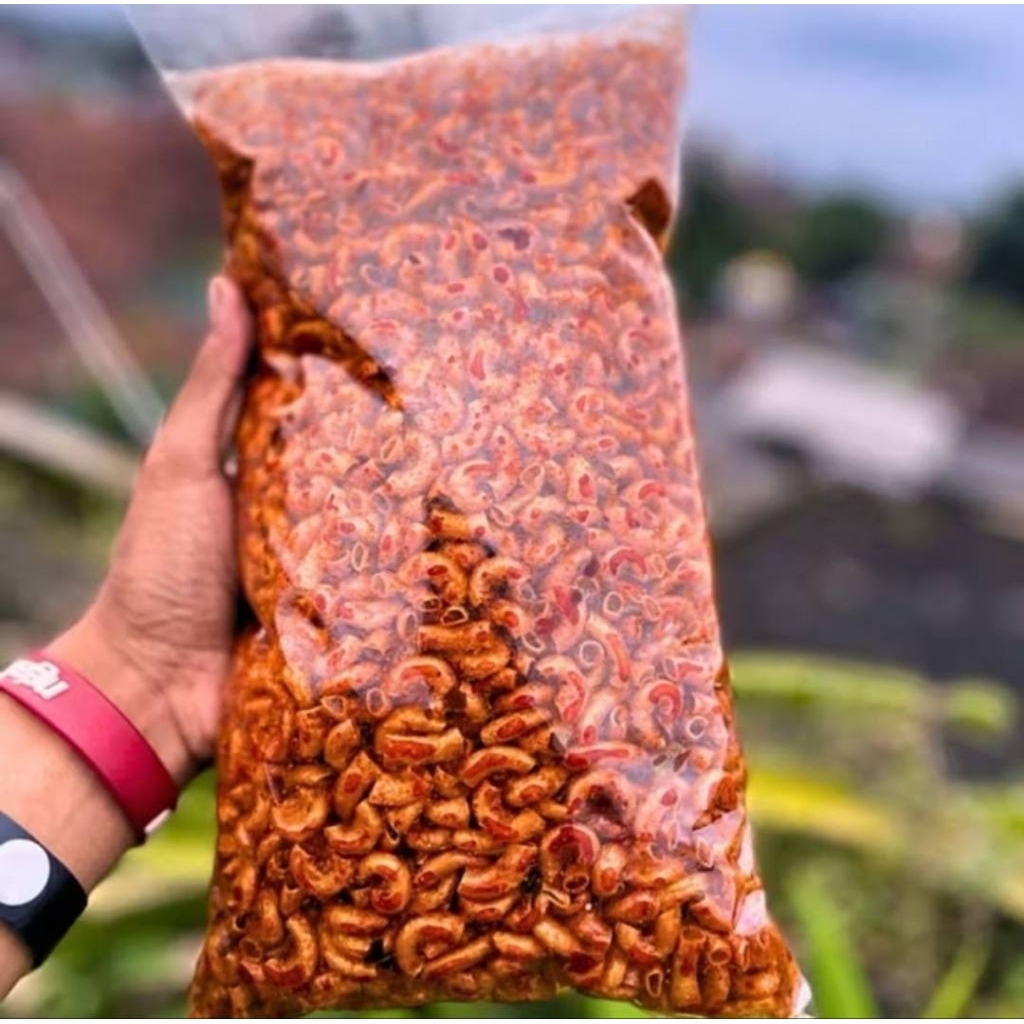 

MAKARONI 500 GRAM, cemilan paling laris di Indonesia D'Ronibites