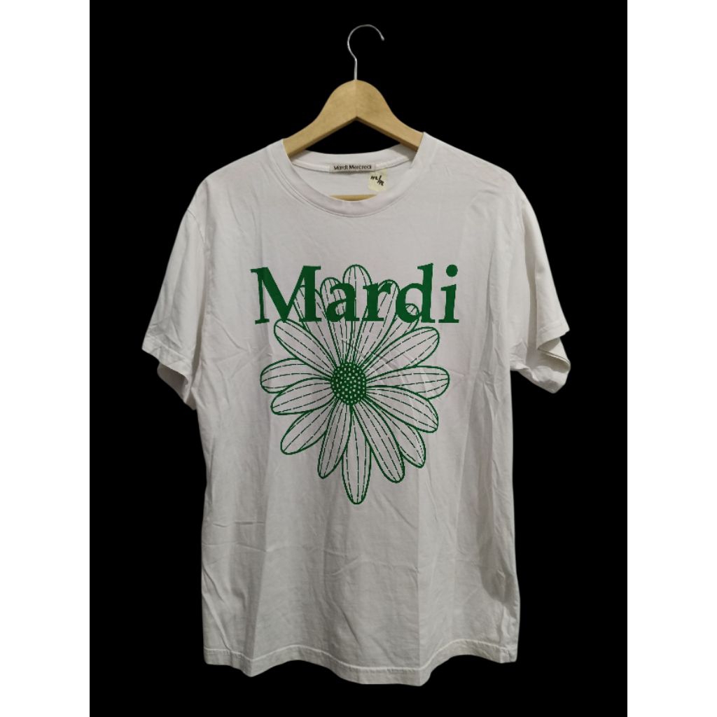 preloved kaos t-shirt mardi mercredi size S M L