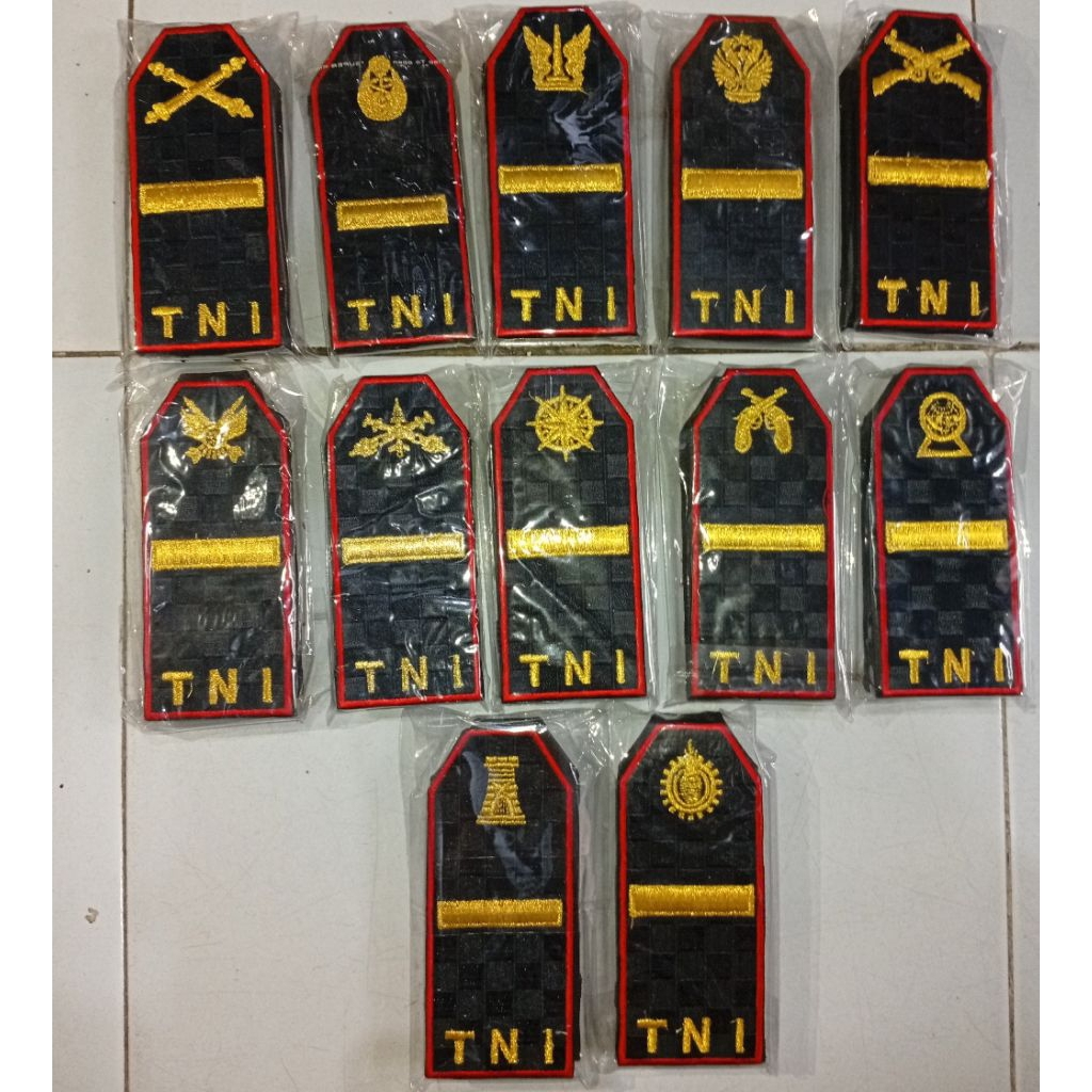 Pangkat Letnan Dua (Letda) PDU TNI AD Lis Merah Komandan Multi Corps Inf, Kav, Arm, Arh, Cpn, Czi, C