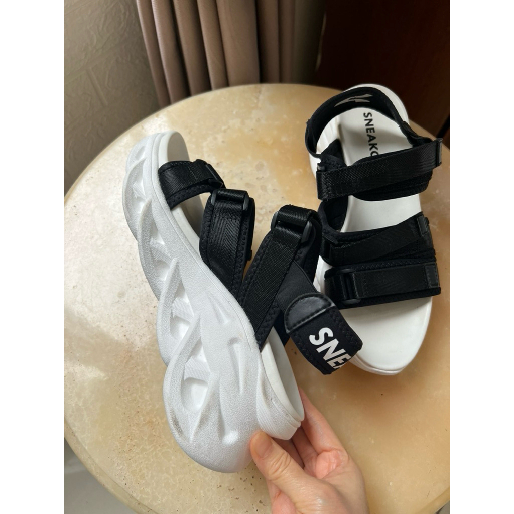 sepatu sendal tali SNEAKON