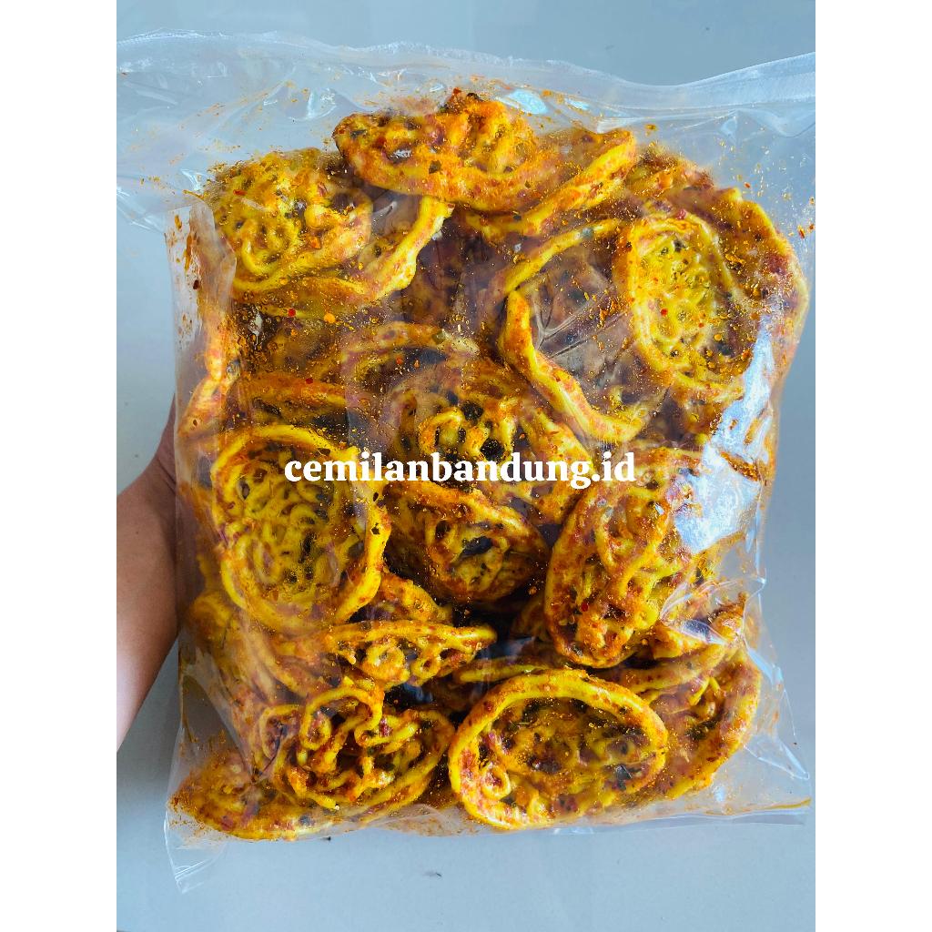 

seblak kerupuk mie 1kg pedas daun jeruk