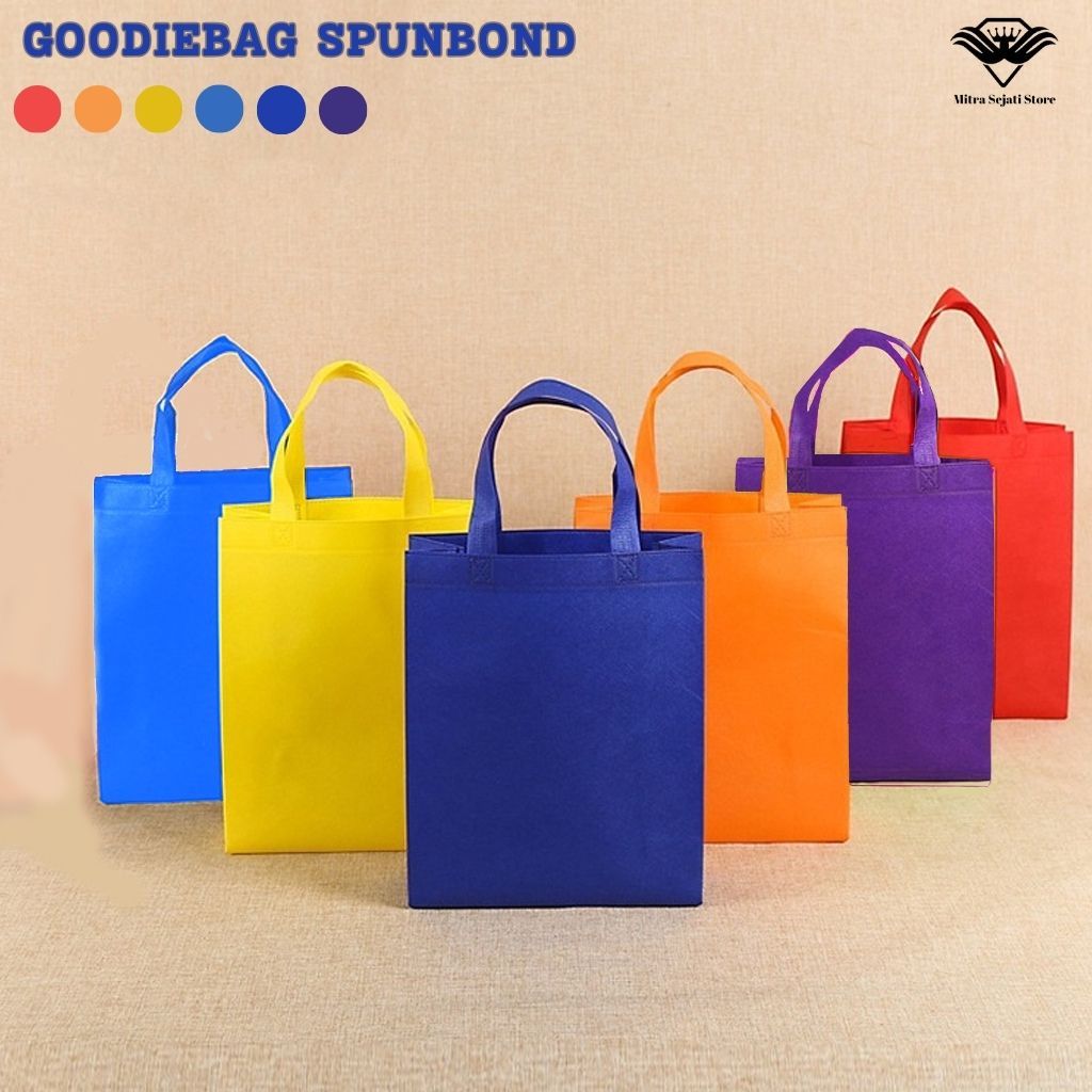 

Paperbag Bahan Kanvas/Tas hadiah/tas warna polos tebal anti air Size 34*29*12cm - PD