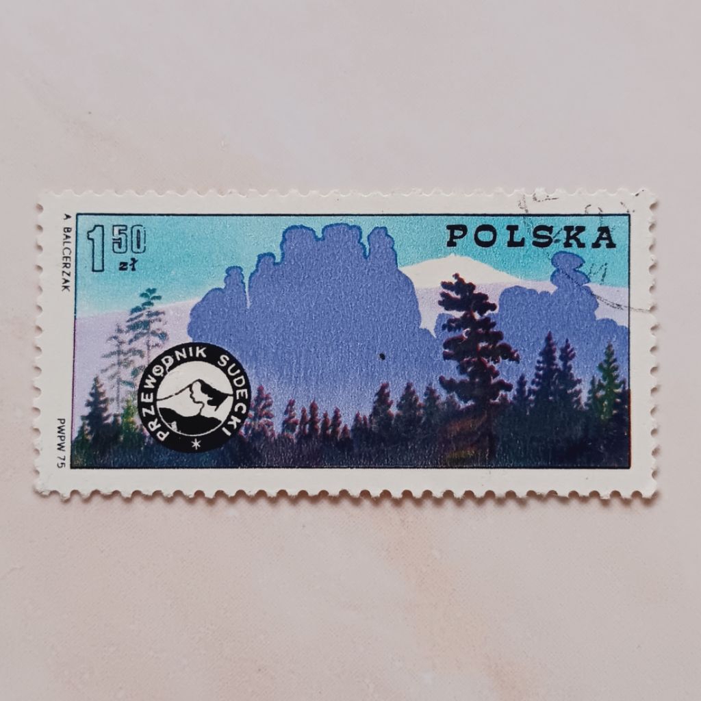 

(AD) Perangko Polandia 1975 Centenary of Polish mountain Guides Organisations - Mountain Guides' Badge and Sudetic Mountains 1 zloty Used