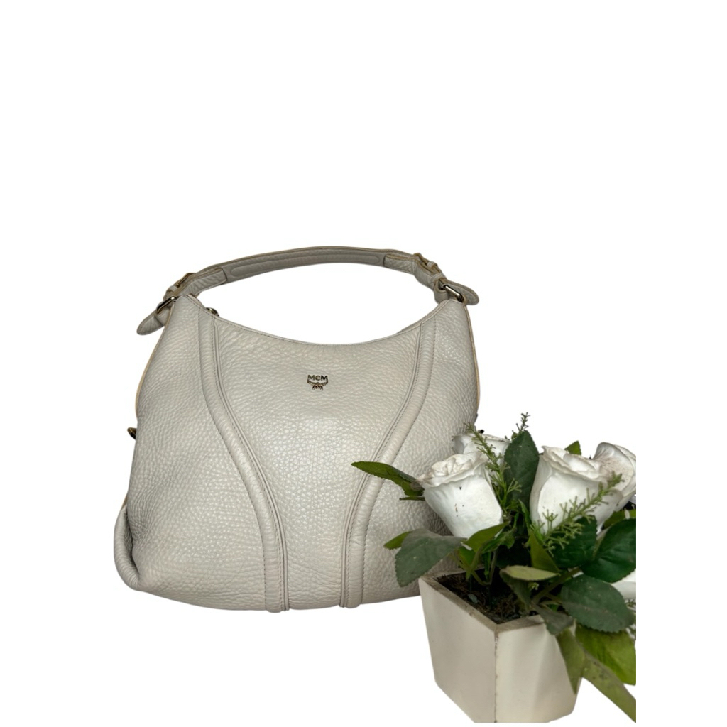 tas mcm wanita putih