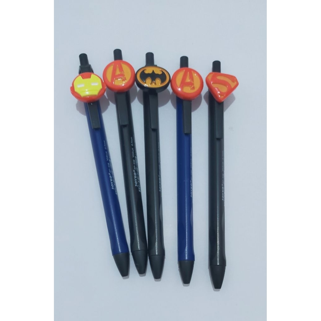 

Pulpen Karakter Superhero