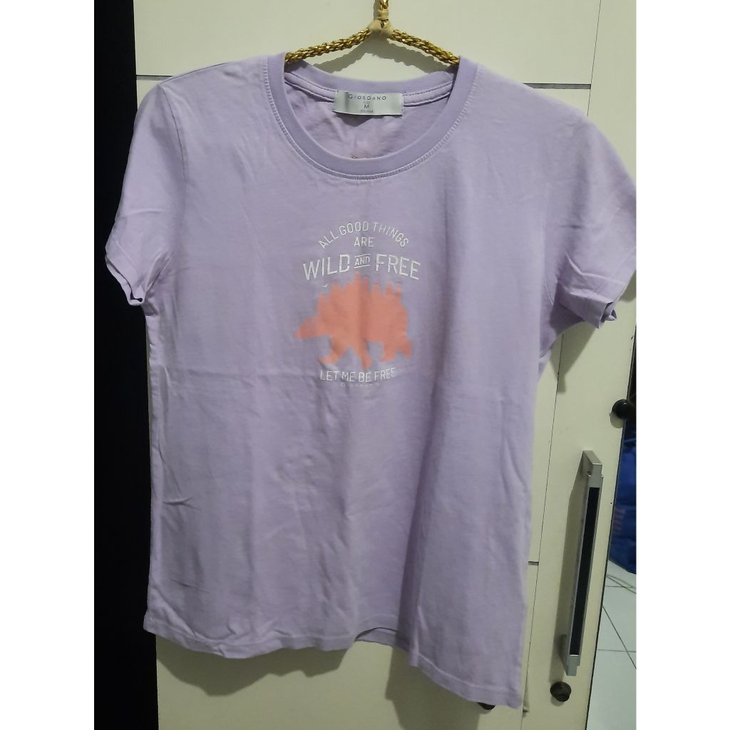 Preloved - Kaos ungu wanita merk Giordano