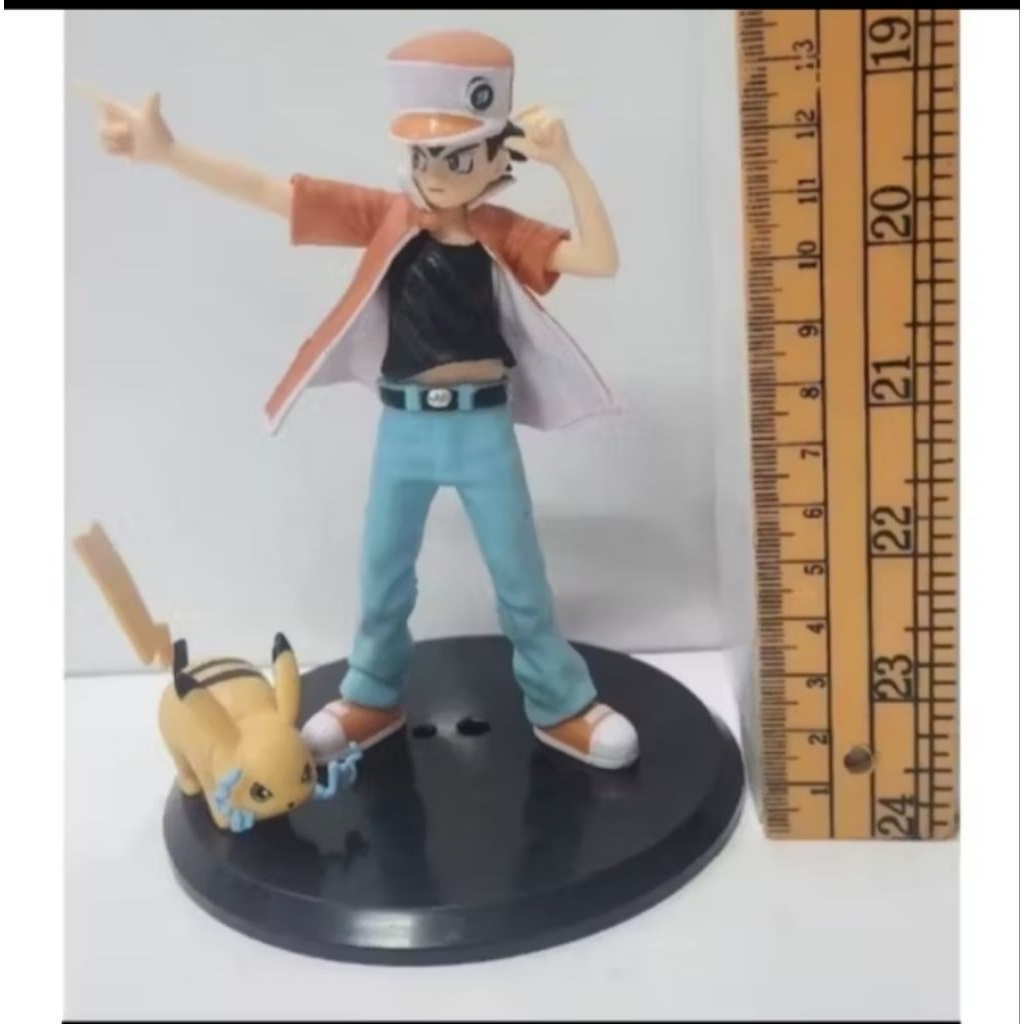 Figure Pokemon Ash dan Pikachu tatakan hitam