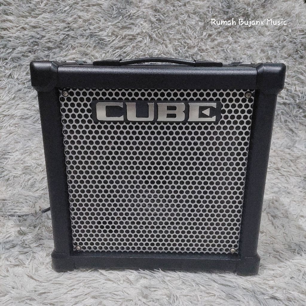 ROLAND GUITAR AMPLIFIER CUBE 20 GX SECOND MULUS LIKE NEW