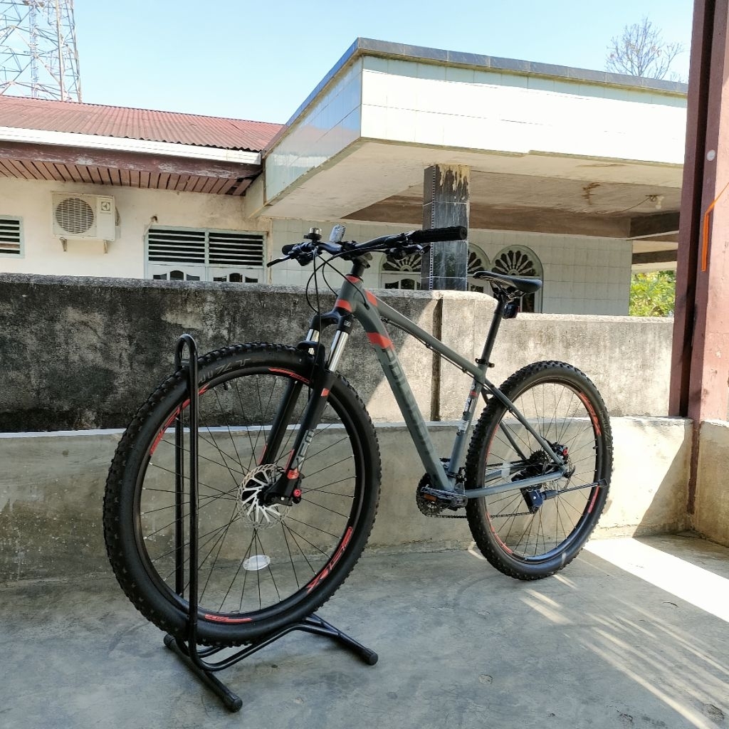 Sepeda Polygon Premier 4 Ukuran 29 inci size M