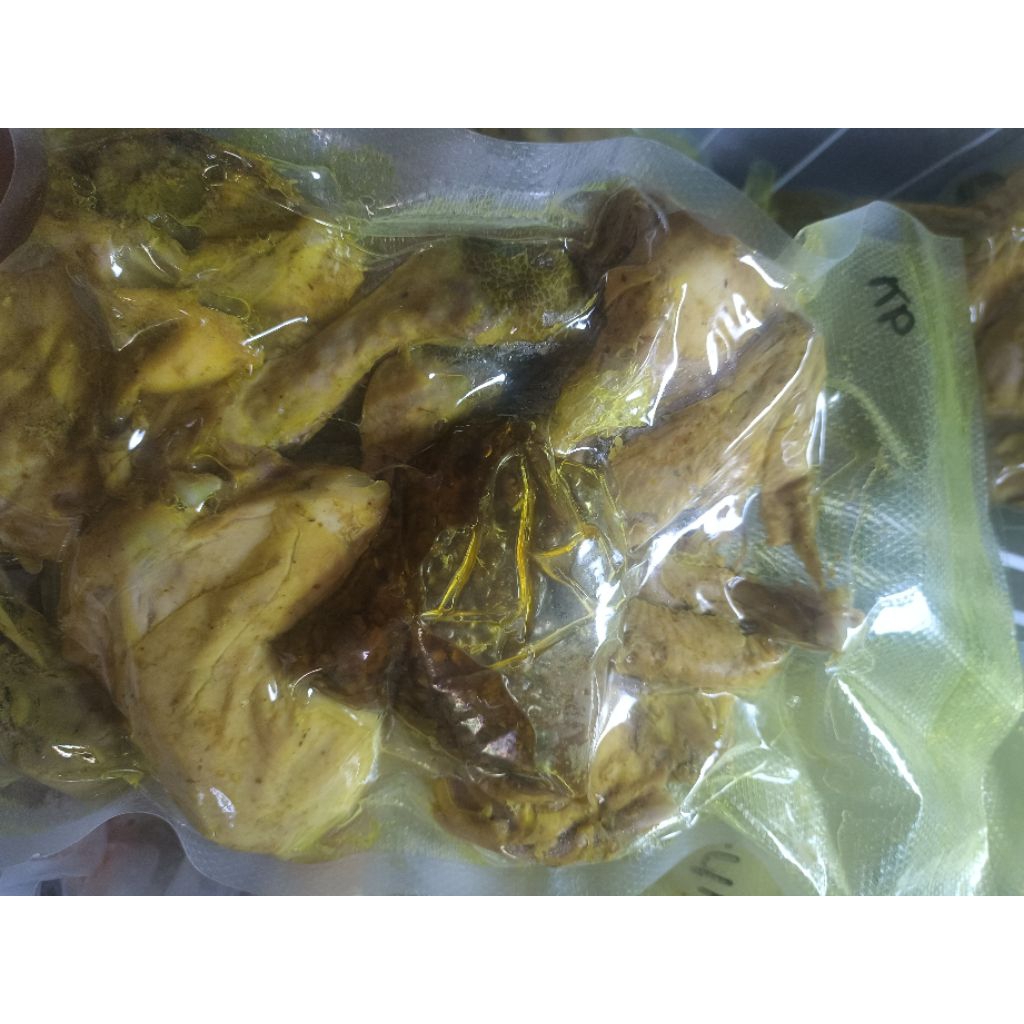 

ayam kampung ungekep bumbu kuning