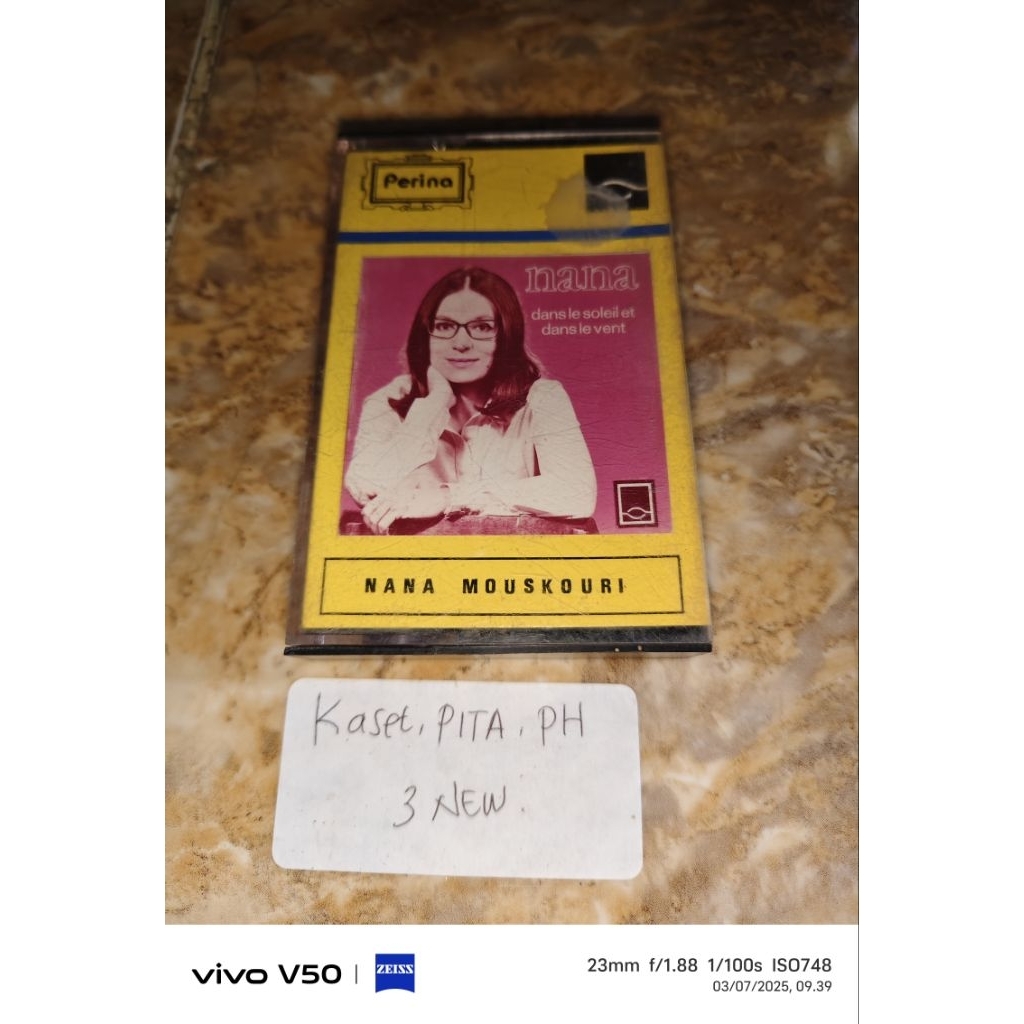 Kaset Pita - Nana Mouskouri nana dans le soleit et dans le vent