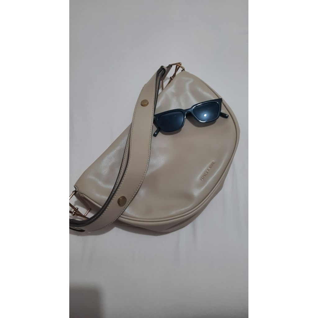 Preloved tas Charles&keith